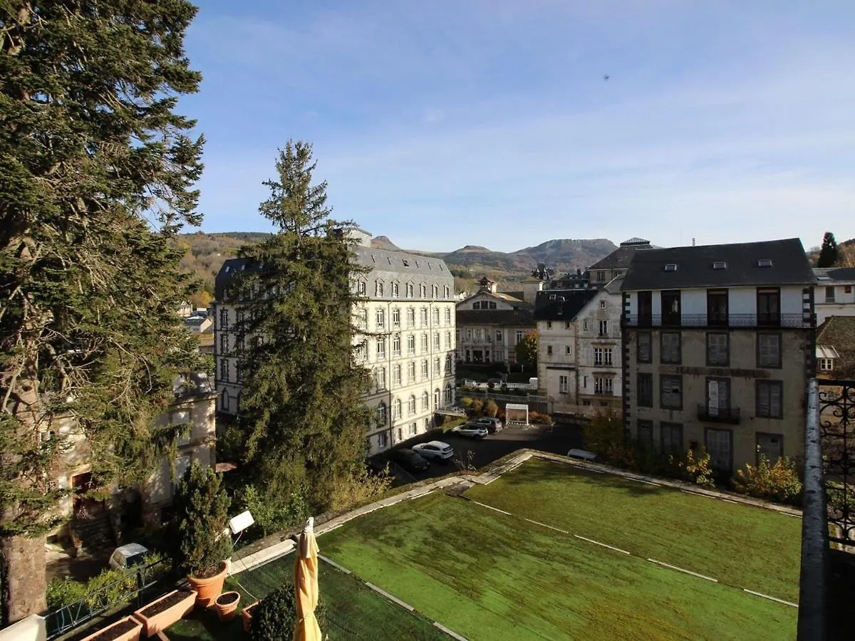 Appartement T2 Bis, Balcon, 100M Des Thermes Et Commerces, Wifi, 4 Pers, La Bourboule - Fr-1-608-238 Apartment